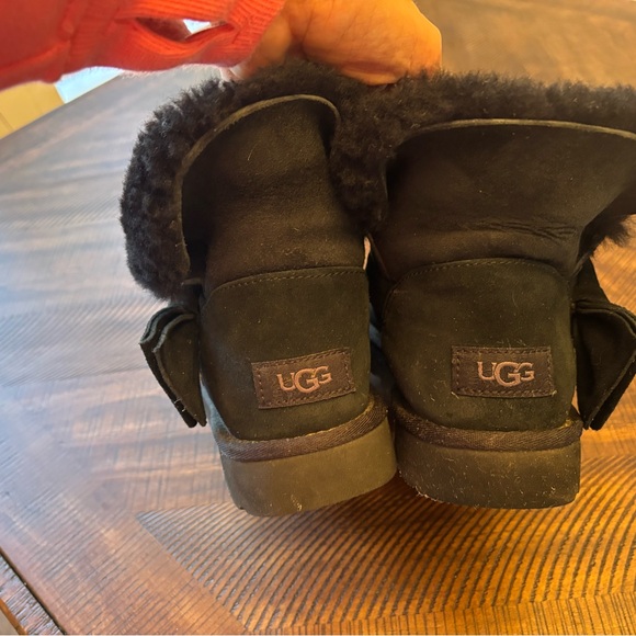 UGG Black Womens Boots - Picture 3 of 4